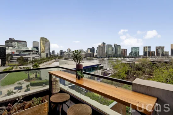 806/231 Harbour Esplanade, Docklands, Vic 3008