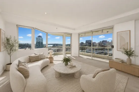 811/63 Crown Street, Woolloomooloo, NSW 2011