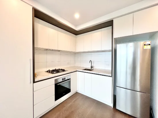 815a/826 Whitehorse Rd, Box Hill, Vic 3128 - For Rent