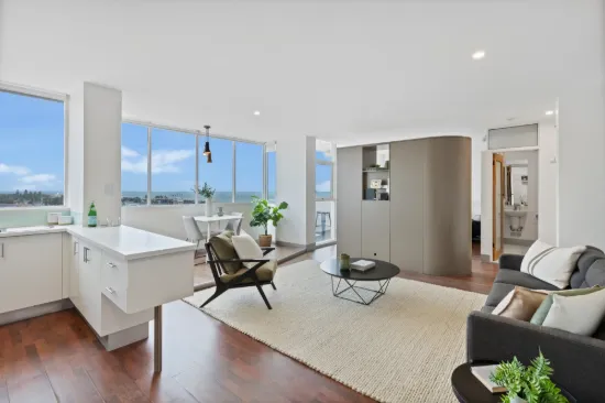 8E/12 Marine Parade, St Kilda, Vic 3182