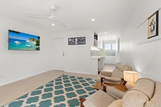 9/10 Nalla Court, Palm Beach, Qld 4221