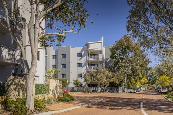 9/2 Walsh Loop, Joondalup, WA 6027