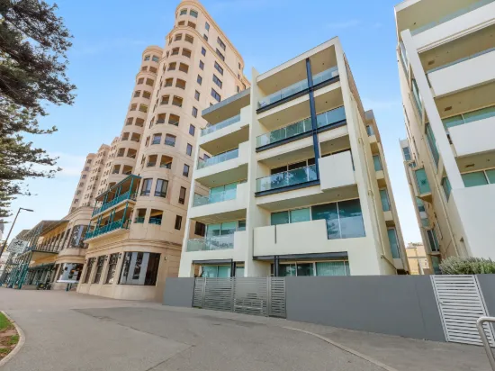 9/3-4 South Esplanade, Glenelg, SA 5045