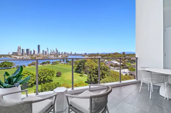 902/30  Brighton Parade, Southport, Qld 4215