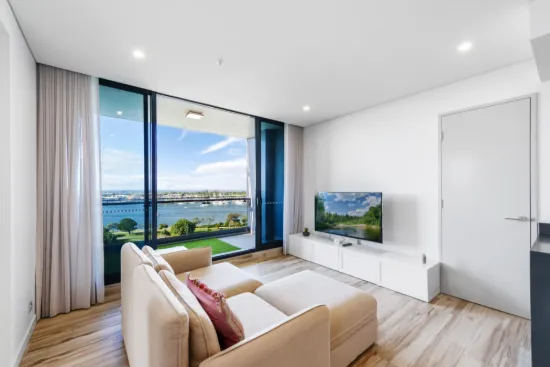 904/2 Como Crescent, Southport, Qld 4215
