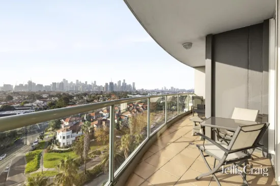 906/107 Beach Street, Port Melbourne, Vic 3207