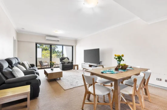 98/6 Walsh Loop, Joondalup, WA 6027