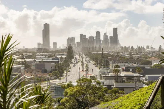 A15/1 Great Hall Drive, Miami, Qld 4220
