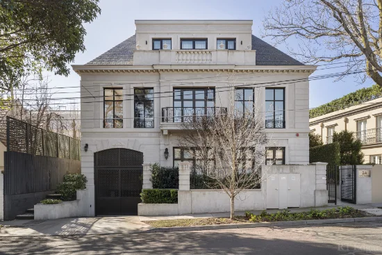 Apt 3/2A Iona Avenue, Toorak, Vic 3142