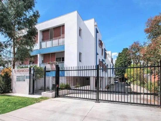 Unit 201/5 Highmoor Avenue, Bayswater, Vic 3153