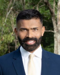 Ash Liaqat - Real Estate Agent