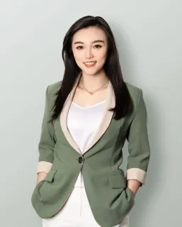Sophia  Zhou - Real Estate Agent