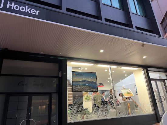 LJ Hooker Pinnacle Property - Real Estate Agency