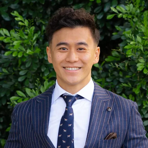 Viet Tran - Real Estate Agent at Ray White Clayfield