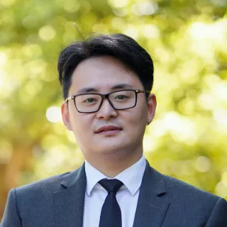 Dennis Zhong - Real Estate Agent