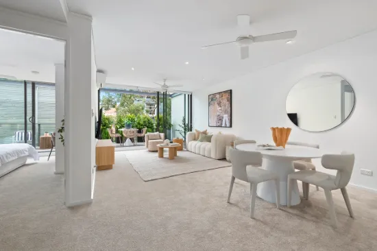 Top Floor Coastal Retreat (88sqm) With Lift Access. One Block To Coogee Beach!