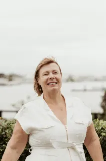 Sarah  Banachak - Real Estate Agent