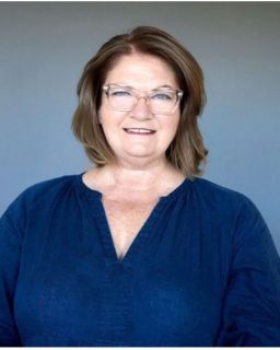 Bernadette  Summers - Real Estate Agent