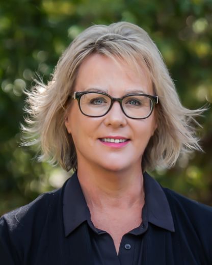 Bev Resnais - Real Estate Agent at Harris Real Estate - South Coast RLA 337539