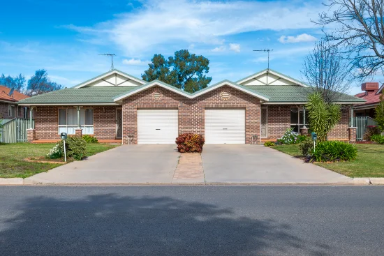 1 & 2 / 24 Dickson Road, Griffith, NSW 2680