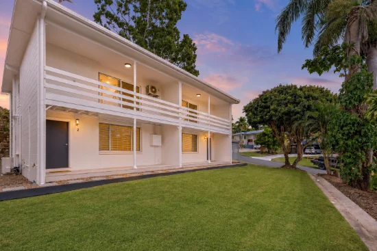1&2/23 Manooka Drive, Cannonvale, Qld 4802