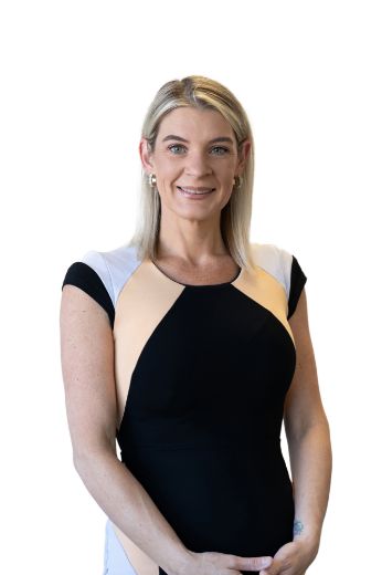 Bree  Dickson - Real Estate Agent at Raine & Horne Essendon - ESSENDON