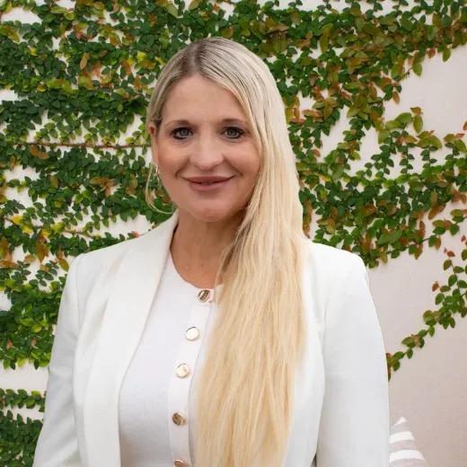Dayana Winnall - Real Estate Agent at Ray White Malan + Co - Palm Beach