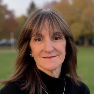 Cheryl Davis - Real Estate Agent