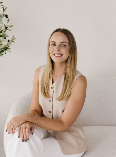 Shannan Lovell - Real Estate Agent at First National Real Estate Port Stephens