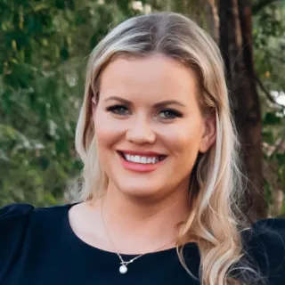 Stephanie  McWhirter - Real Estate Agent