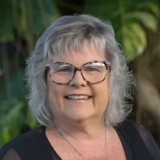 Sue Shaw - Real Estate Agent