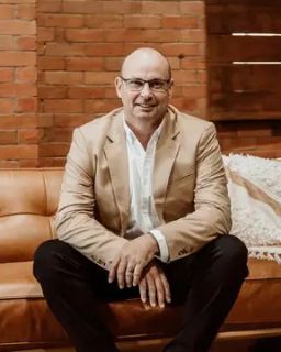 Nathan Henderson - Real Estate Agent