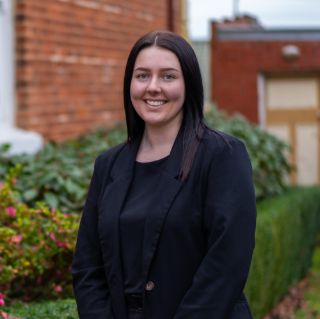 Caitlin Wright - Real Estate Agent