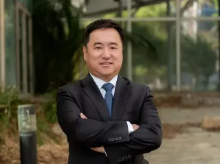 Calvin Zhu - Real Estate Agent