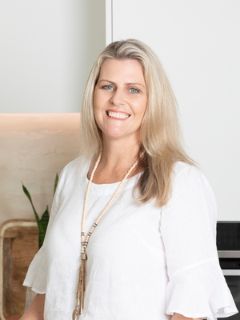 Carlie Penn - Real Estate Agent