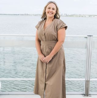 Carly Lagoudakis - Real Estate Agent