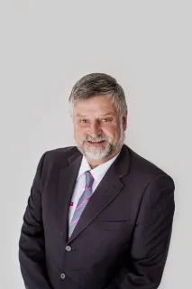 Ken Ninnis - Real Estate Agent
