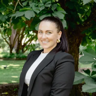 Lilly Redpath - Real Estate Agent