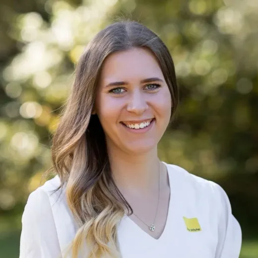 Rebecca Esser - Real Estate Agent at Ray White - Flagstaff Hill RLA284838 