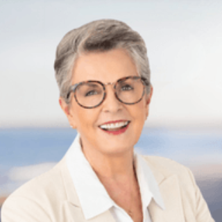 Christine Norris - Real Estate Agent