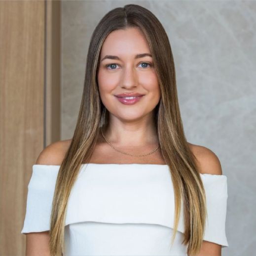 Chelsea Cousins - Real Estate Agent at McGrath Estate Agents - Palm Beach 