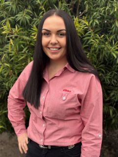 Chloe Glass - Real Estate Agent