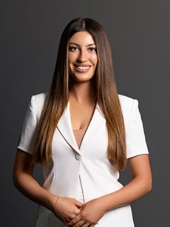 Chloe McKinnon - Real Estate Agent