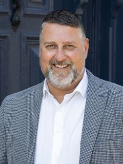 Chris Vlahos - Real Estate Agent