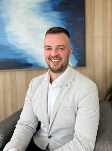 Chris Hodge - Real Estate Agent at Barry Plant - Wantirna   