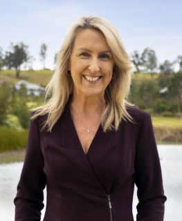 Cindy Cash - Real Estate Agent