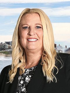 Cindy  McGillivray - Real Estate Agent