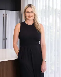 Clare Mccormack - Real Estate Agent