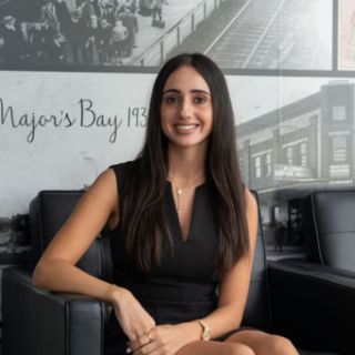 Claudia Yaghi - Real Estate Agent