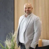 Con  Kara - Real Estate Agent From - Barry Plant - Bundoora